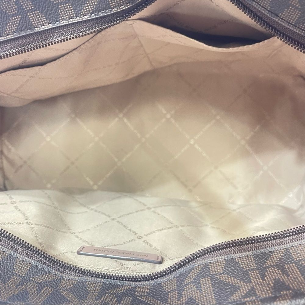 Michael Kors Embossed Patent Leather Tote & Wallet Fawn Pink/Brown - Picture 5 of 13